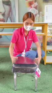 เก้าอี้ช่างทำเล็บ เก้าอี้เตี้ย เบาะหนัง ขนาด28 x 28 x28 cm (สินค้างานไทย)