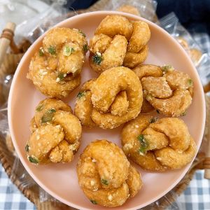 Crispy Small Snacks Handmade Traditional Chaozhou Oil Cakes Office Leisure Treats Special Products from Shaoguan Guangdong