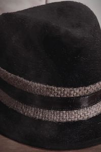 Topi Goni: Pilihan Modis & Klasik