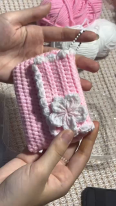 Ví Hoa Anh Đào bằng len handmade 100% dùng đựng card tiền... hồng dịu dàng tặng kèm dây treo