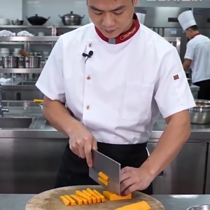 Chef Uniform M-2XL Back Mesh Breathable Chef Jacket Short Sleeves Chef Uniform For Men and Women High Quality Restaurant Kitchen Hotel Uniform
