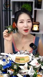 Lương khô mini sbt mix vị thơm ngon tiện lợi giàu dinh dưỡng - Tôm Vàng