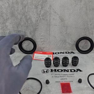 SIL SEAL PISTON REM CAKRAM RODA DEPAN HONDA HRV 2014 SAMPAI 2023