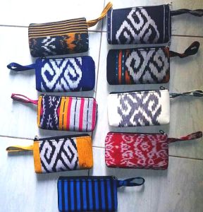 DOMPET TENUN ETNIK UKURAN SEDANG