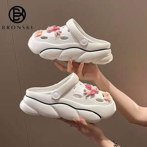 BRONSKI Flat Sandals for women with removable cartoon piglet decorations soft thick-soled slippers