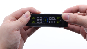 TPMS Universal Tire Pressure Alarm Monitoring System on-board tire pressure monitoring system solar panel USB charging smart car with 4 external sensors real-time LCD display