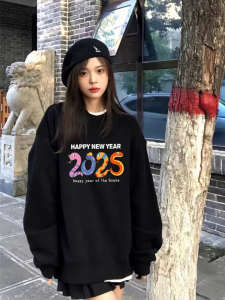 Junzi Snake Year Black round Neck Fleece Lined Hoodless Sweatshirt Womens Style Autumn Winter New Years Clothing Korean Version