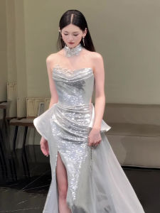 ชุดราตรีสีเงิน ชุดเจ้าสาว ชุดกี่เพ้า ชุดเดรสยาว ชุดราตรียาว ชุดนางฟ้า ชุดเดรสยาวปานกลาง ผ้าไนลอน ไม่มีแขน