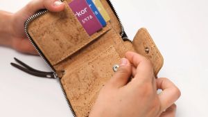 Corkor Vegan Cork Womens Wallet Square Trunk | Handmade Minimalist Sustainable Non Leather RFID Blocking Gift Ideas Dompet Wanita 环保简约手工纯素软木女士方型形钱包