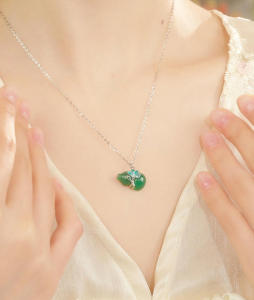 ZHOU LIU FU 周六福 สร้อยคอจี้ S925 Sterling Silver Chalcedony Necklace Green Gourd Timeless Jewelry 40+5CM J0616162