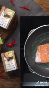 LUMLUM Organic Tom Yum Curry Paste น้ำพริก เครื่องต้มยำ ออร์แกนิค 120g