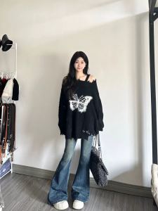 เสื้อสเวตเตอร์ถักขนแกะสไตล์เกาหลีสำหรับผู้หญิง ฤดูใบไม้ร่วง/ฤดูหนาว ดีไซน์หลวมๆ พร้อมโบว์ผีเสื้อ ทรงหลวมๆ พร้อมรูเล็ก เสื้อสเวตเตอร์แฟชั่น