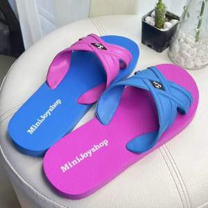 รองเท้าแตะสองสี (ผู้ใหญ่) j.joy แบบสวม สีสันสวย ไม่กัดเท้า