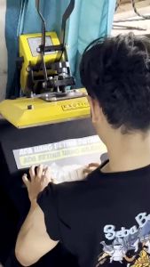 Kaos Uang Betina: Desain Unik Kaos untuk Wanita