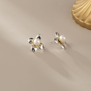 Silver Flower Pearl French Vintage Elegant High-End Feeling Earrings Women Mosquito Coil Tray Ear Clip No Piercing Required