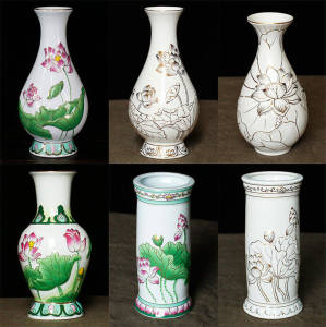 Gold-Decorated Ceramic Lotus Flower Vase Buddhist Altar Pure Water Bottle Guanyin Home Decorative Item for Living Room Bedroom