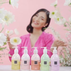 SCARLETT WHITENING BODY LOTION ALL VARIAN | JOLLY | CHARMING | FRESHY | ROMANSA | FANTASIA | HAPPY - YUNA COSMETICS