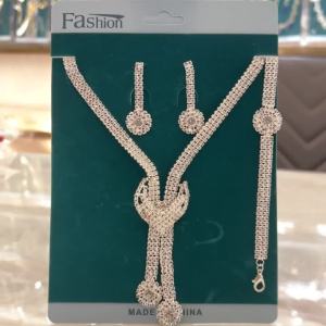 Ladies French Style Sparkling Rhinestone Jewelry Set Suitable for Weddings Gatherings and Holiday Gifts