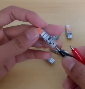 Lampu LED Jelly Senja T10 2 Warna 8 Mata LED Kedip Strobo 24 Volt Universal