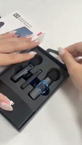 เสื้อเซลซีมีโฟน K9 Wireless Microphone กับรูปแบบหนีบเสือ ที่เป็นเครื่องมือสำหรับการบันทึกวิดีโอเสียง โดยมีคู่สำหรับการบันทึกไวดีโอ เพราะเป็นสายแบบหนีบเสื้อ Type C ที่มีคุณภาพสูง