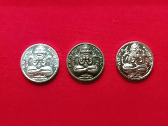 รูปจากผู้ขายบน Lazada: เหรียญปิดตาพังพระกาฬ พังพระกาฬ นั่งปรกปี 2530 รุ่นแรกวัดเขาอ้อเหรียญพระปิดตามี 3 เนื้อ เนื้อทองแดงเนื้อรมดำเนื ตั้งราคา ฿120 ขายแล้ว 163 ชิ้น