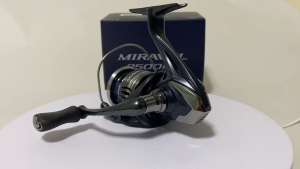 รอกสปิน SHIMANO MIRAVEL มิราเวล 5+1BB แขนเกลียว ของแท้ 100%