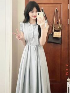 ชุดเดรสสีน้ำเงินแขนบานสไตล์วินเทจสไตล์ฝรั่งเศสสำหรับผู้หญิงในช่วงฤดูร้อน เดรสทรงเอคอปีก แขนสั้น กระโปรงยาวปานกลาง