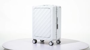 [รับประกัน3ปี]  กระเป๋าเดินทาง 20 นิ้วพร้อมช่องใส่แล็ปท็อปด้านหน้า กระเป๋าเดินทาง วัสดุPC ที่จับกว้าง โครงอลูมิเนียม ล้อคู่ ล็อคTSA