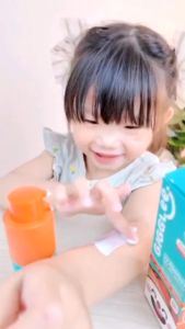 ครีมกันแดดเด็ก GigGlee Ultra Sheer Daily Physical UV Protect Sunscreen ป้องกัน UV แสงสีฟ้า ฝุ่นมลภาวะ SPF50+ PA++++ ขนาด 30 ML.