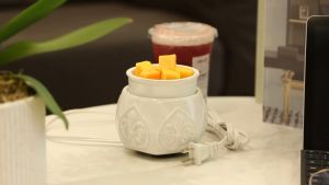 How to Choose & Use a Candle Heater Holder: A Guide to Electric Candle Warmers