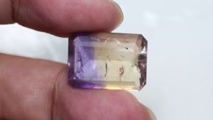 15.00 ตน อเมทิน (Ametrine) สีเหลี่ยม มุมตัด สีม่วง เหลือง