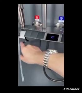 Shower Piano Pancuran Suhu Konstan: Set Pancuran Abu-abu untuk Kenyamanan Mandi