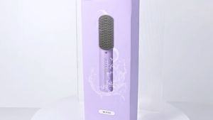 [SGS t o c k] Rechargeable Mini Straight Hair Comb Dormitory Portable and Fashionable No Harm to Hair Negative Ion Hair Care Wireless Straight Hair Comb