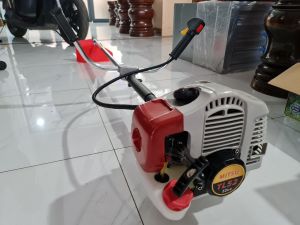 Máy cắt cỏ chạy xăng 2 thì Mitsu TL52  52cc. Hàng đúng y như hình đủ phụ kiện. Máy cắt cỏ công suất lớn 52 cc