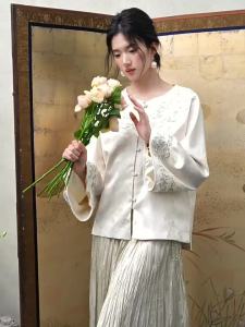 JK＆JS | Cloud Ting Warm New Chinese Style Embroidery Heavy Work Loose Round Neck Collar Traditional Female Outerwear Jacket Top
