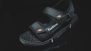 รองเท้าแตะชายรองเท้าชายหาดฤดูร้อนใหม่สบาย ๆ กลางแจ้งแฟชั่นกีฬารองเท้าแตะชายหาดผู้ชาย