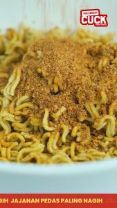 Mie Kremes Pedas Daun Jeruk Cuck Kemasan Reguler 80gr Makanan Ringan Jajanan Snack Cemilan Nagih