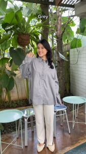 Ixora Paloxora Oversized Shirt - Atasan Kemeja Wanita Oversize Lengan Panjang Polos Katun Poplin