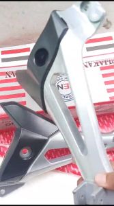 Footstep Belakang Supra x 125R: Set Step Belakang Kanan & Kiri