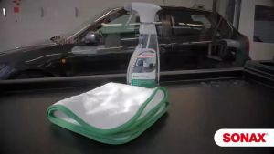 Chai xịt làm sạch và có hương thơm nhẹ nhàng nội thất đa năng Sonax 321200 500ml - Tốc độ 247 vải bọc nệm da nhựa trần xe cửa sổ trời