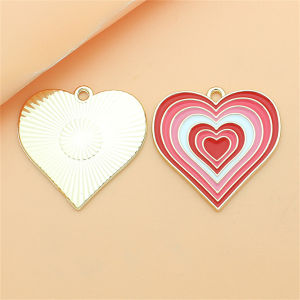 จี้โลหะผสมรูปหัวใจวันวาเลนไทน์สีแดง DIY อุปกรณ์สร้อยคอ จี้กุญแจ จี้ติดกระเป๋า เครื่องประดับแฟชั่น เครื่องประดับ DIY