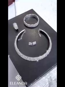 Dây chuyền choker dạng kiềng vòng tay bông tai nhẫn nữ Eleanor Accessories bộ trang sức đính đá phụ kiện trang sức 4812
