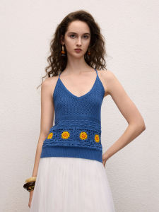 LANCY FROM 25 | Contrast Color Hooked Flower Off-Shoulder Knit Top