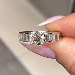 Huitan Classic AA Cubic Zirconia Women Rings Luxury Silver Color Engagement Wedding Accessories Eternity Female Jewelry Bulk