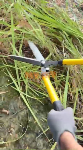 MYDIYHOMEDEPOT - Yatoly Garden Grass Shear Cutter Grass Trimmer Pruning Shear Telescopic Handle Gunting Rumput 22"-28"