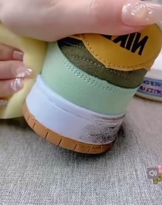 White shoe cleaning cream whitening and yellowing removal cleaner brush shoes and wipe them white no washing required shoe cleaning and polishing