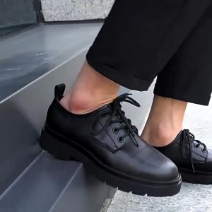 A Comprehensive Guide to Men's Black Shoes: From Students to Office Workers