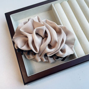 กิ๊บติดผมขนาดใหญ่ผ้าซาตินหรูหรา สไตล์ปลาฉลาม สำหรับผู้หญิง ที่คาดผมสไตล์เกาหลี ใหม่ล่าสุด 2025 กิ๊บติดผมแบบหนา