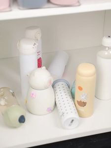 ชั้นวางขวดไวน์ เบียร์ วางซ้อนกันได้ แบบเรียบง่าย สไตล์สร้างสรรค์ สําหรับครัวเรือน