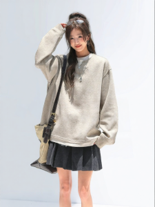 Stylish Loose Fit American Style Pieced Fake Two-Piece Sweatshirt